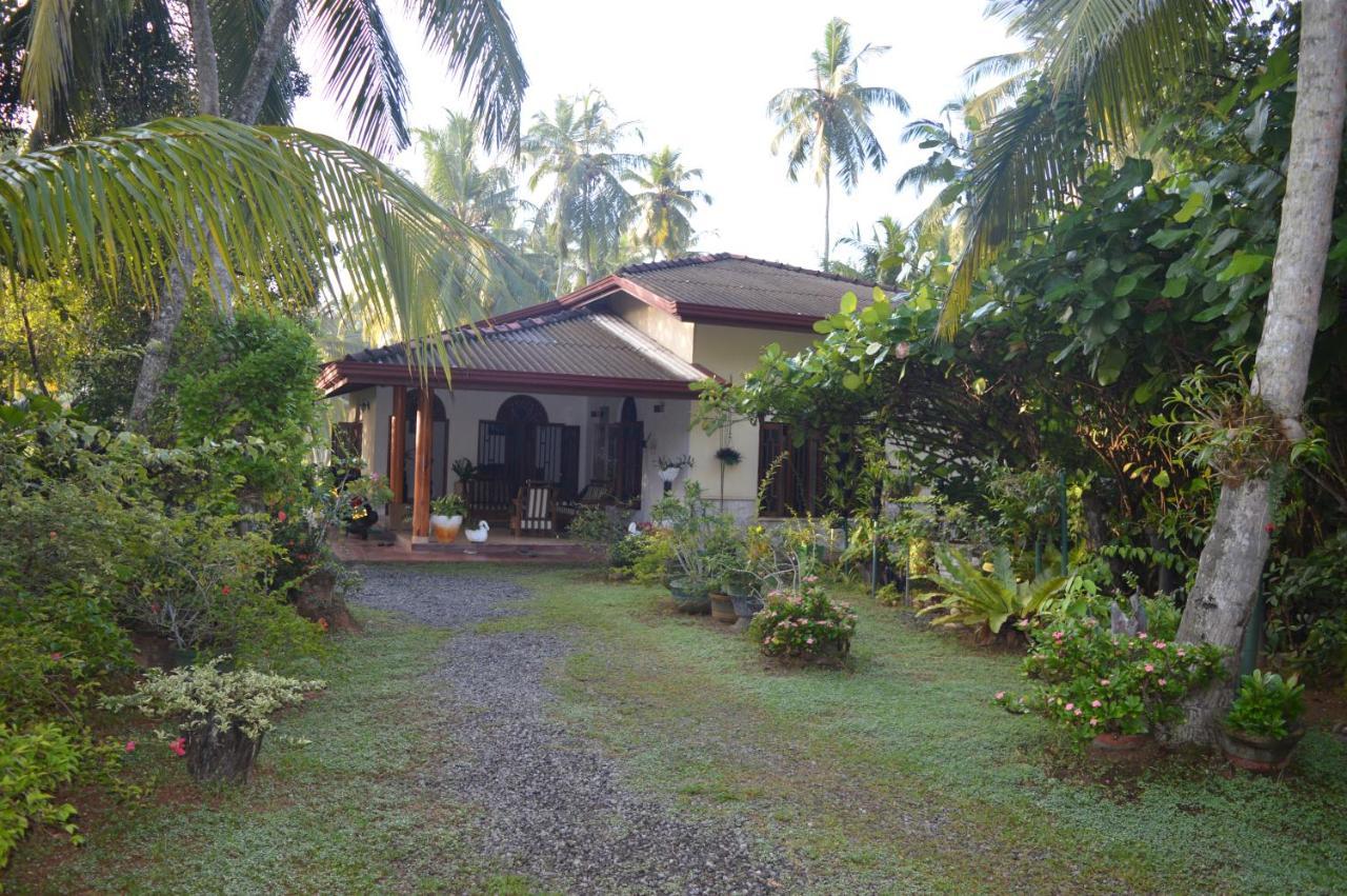Bed and Breakfast Zum Deutschen Bentota Esterno foto