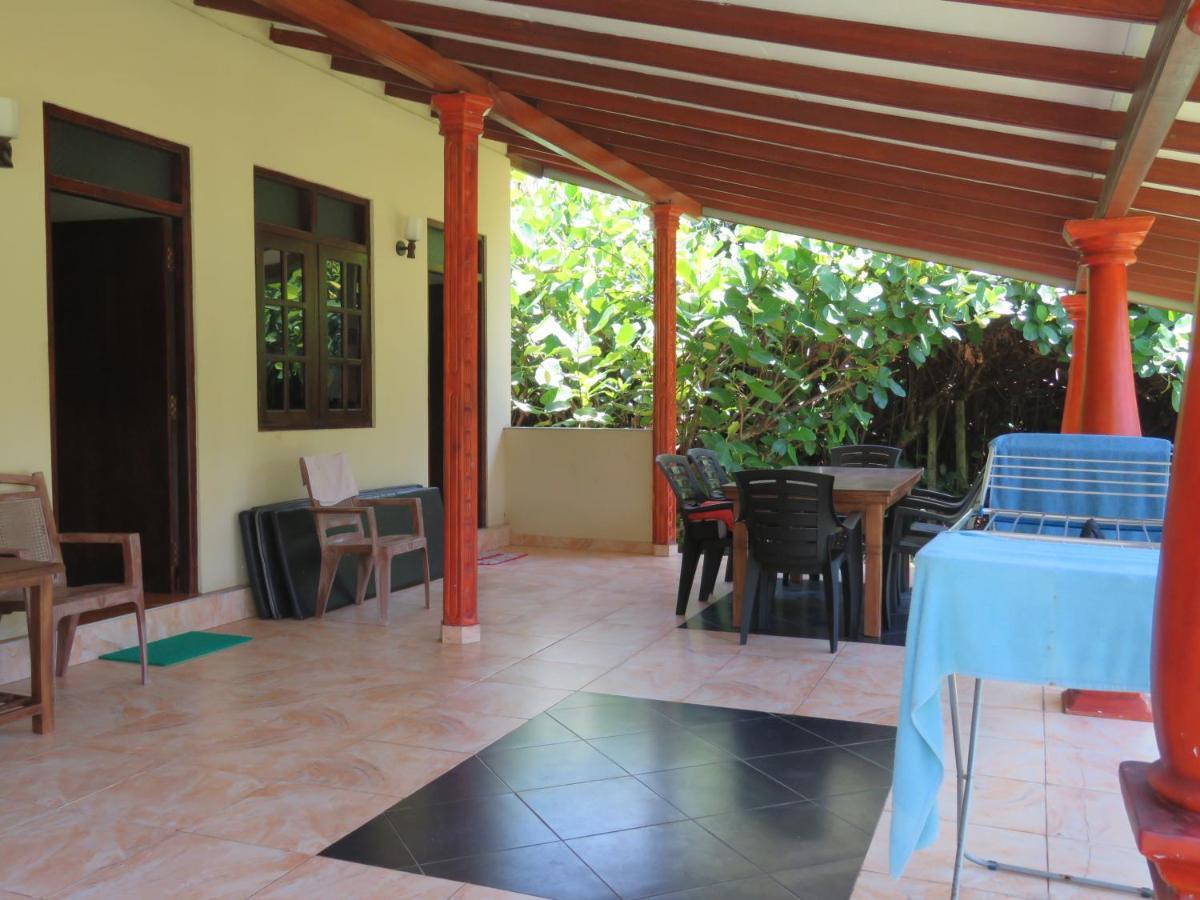 Bed and Breakfast Zum Deutschen Bentota Esterno foto